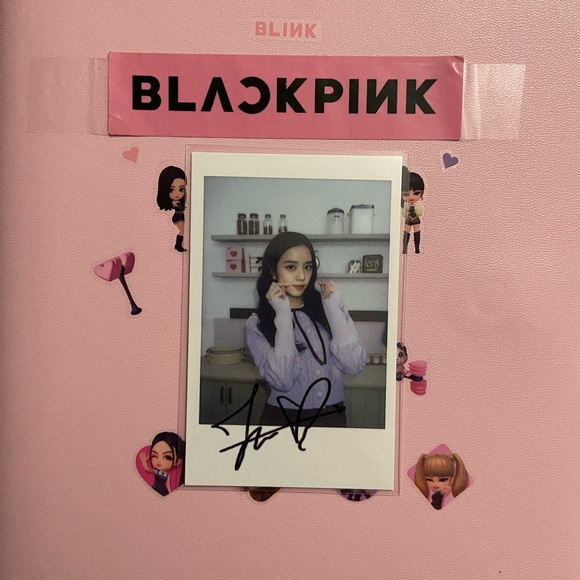 BLACKPINK Jisoo Valentine POB Photocard With Signature The Game Collection - Picture 1 of 2
